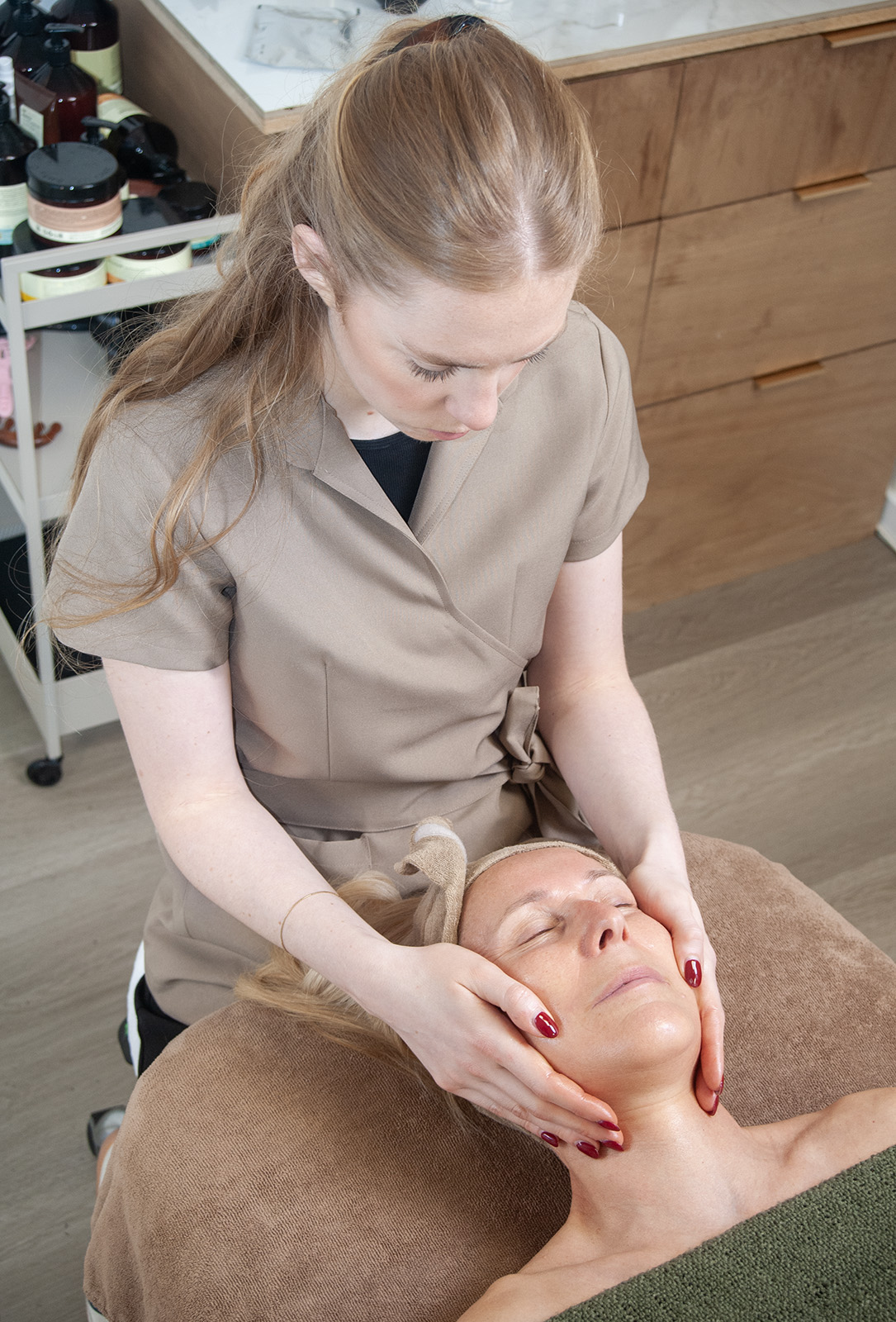 Salon-25